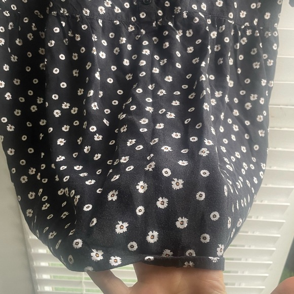 Daisy flower blouse - Picture 3 of 3